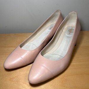 Cole Haan Grand OS Nude Leather Heels Size 9B Women's Waterproof Pumps
